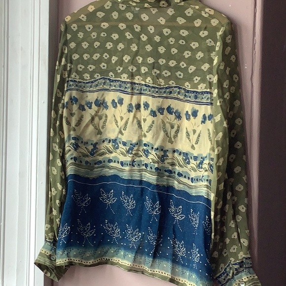 Multi color blouse never worn - Picture 4 of 7
